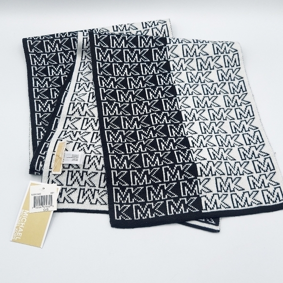 Michael Kors Accessories - Michael Kors Women's Split Logo Scarf Black White